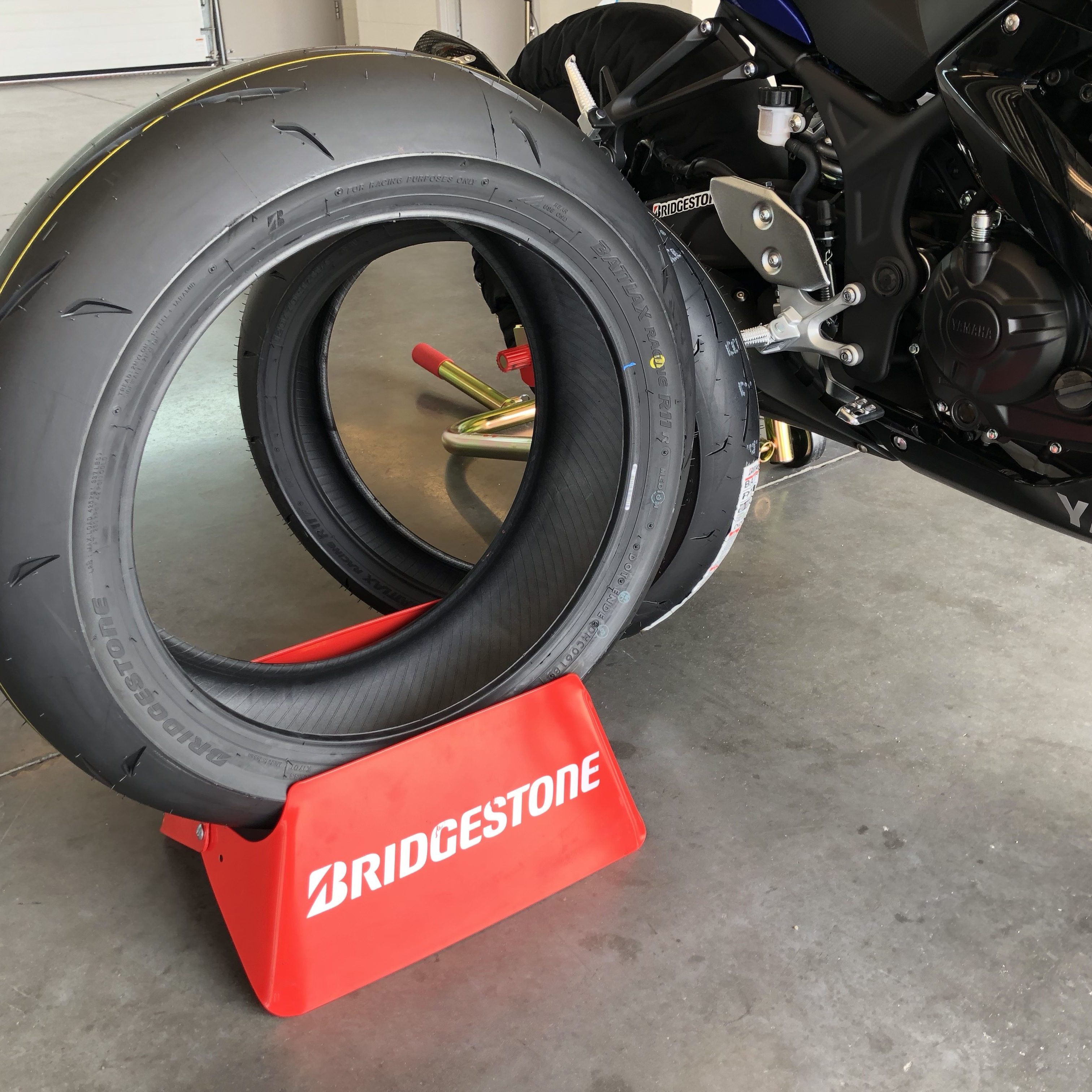 The New Ish Review: Bridgestone Battlax Racing R11 Tire