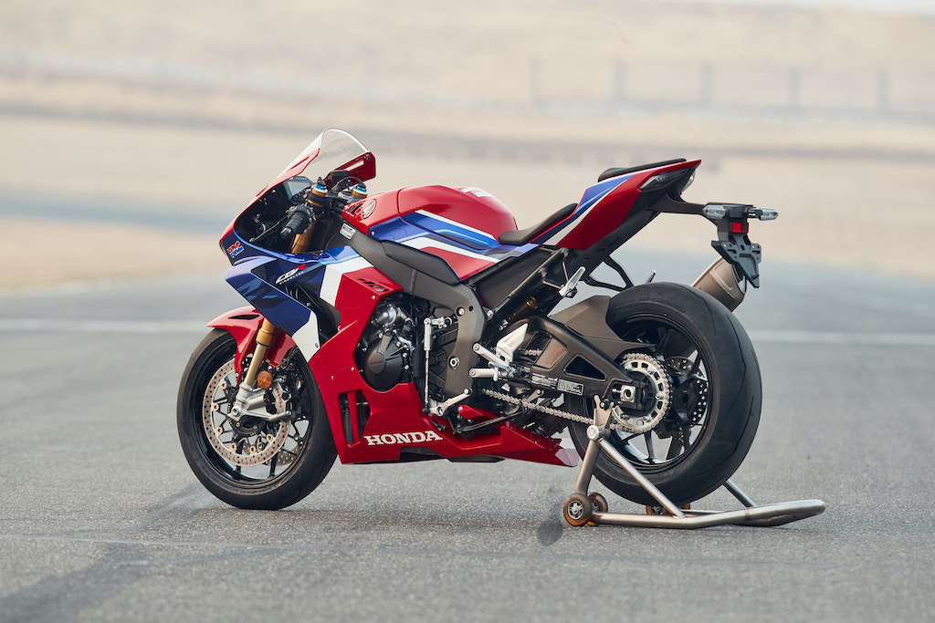 honda_cbr1000rr-r left profile - SportBikes Inc Magazine