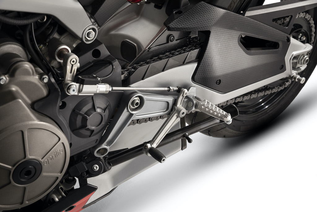 2021-aprilia-rs-660-rearset