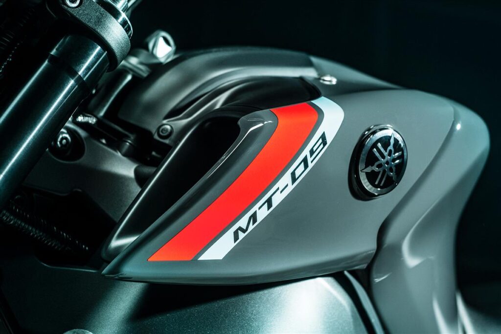 Yamaha-2021-MT-09-intake