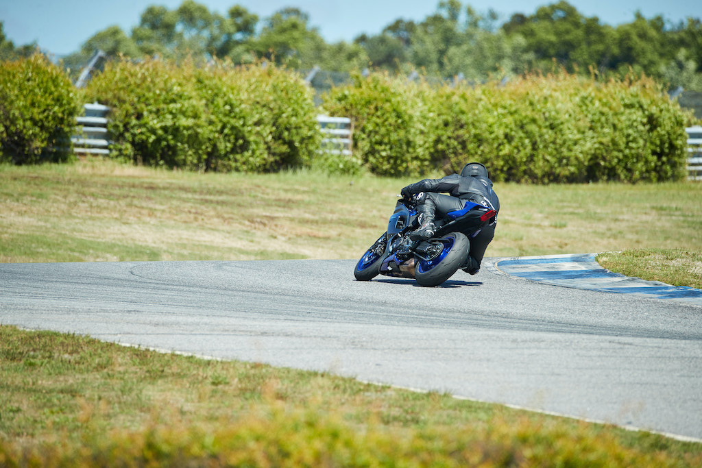YZF-R7