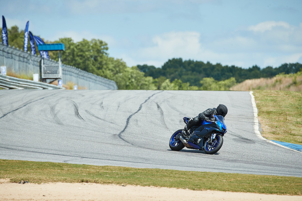 YZF-R7