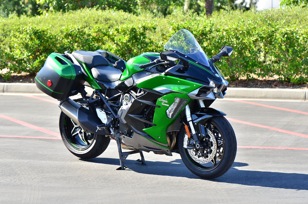 Kawasaki H2 SX SE + - First Ride Review 6