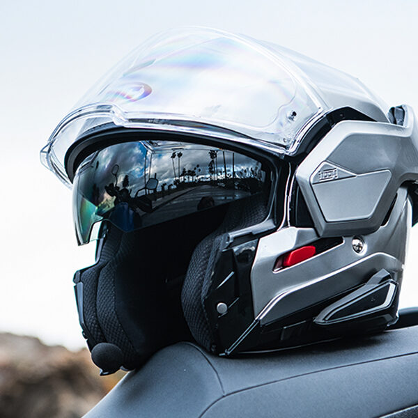 i100 Modular Helmet - SportBikes Inc Magazine