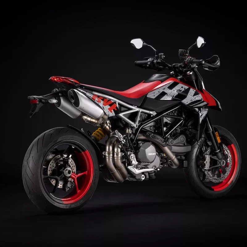 05_MY2024_HYPERMOTARD_RVE_UC51