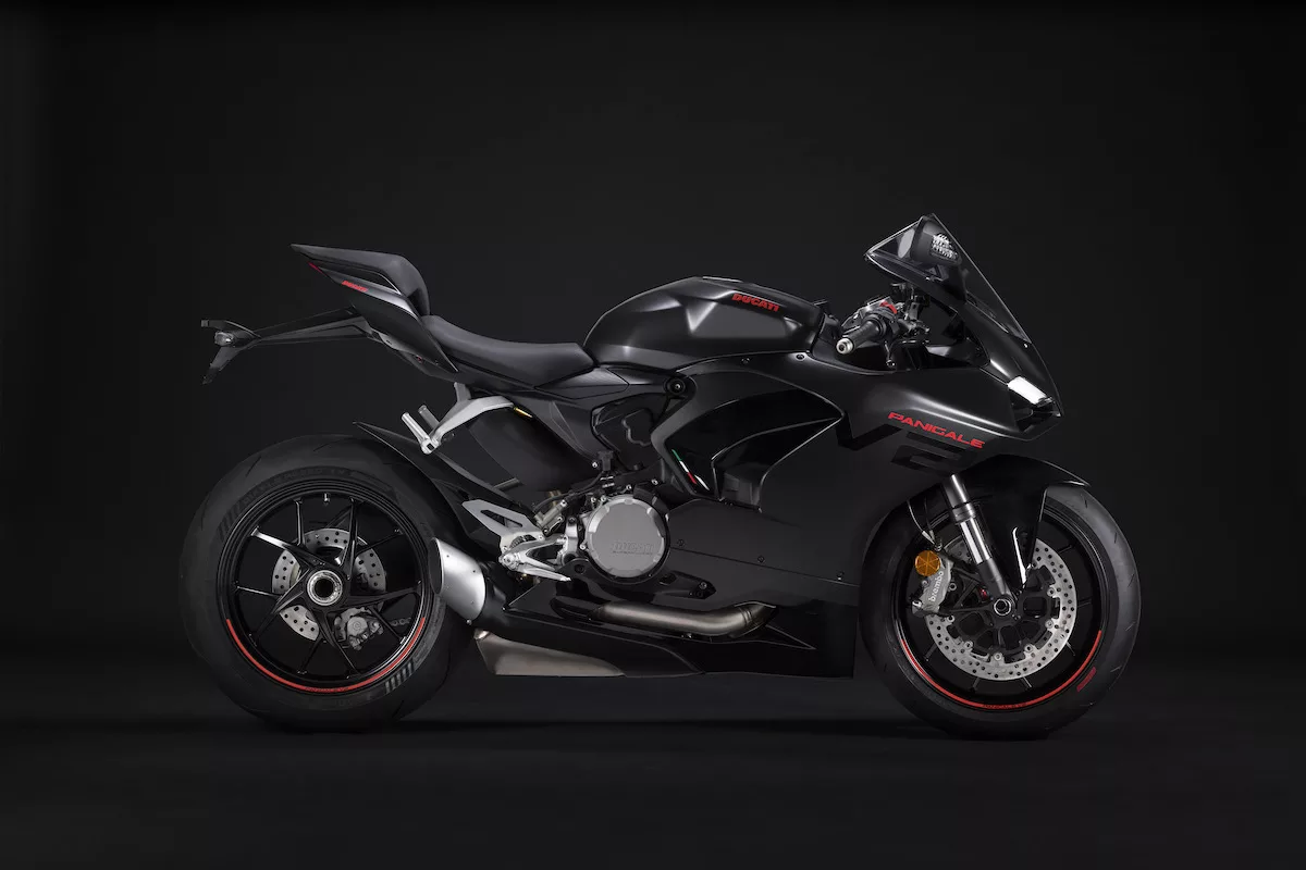 black on black Panigale V2