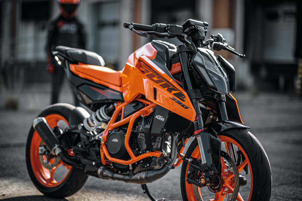 2025 KTM DUKE Range First Look SportBikes Inc Magazine