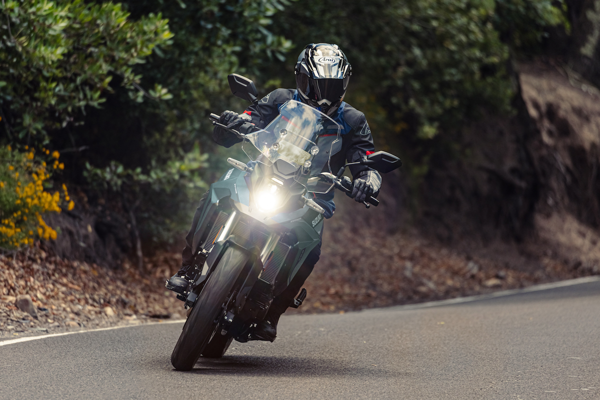 Suzuki V-STROM 800 - First Look 3 Suzuki V-STROM 800