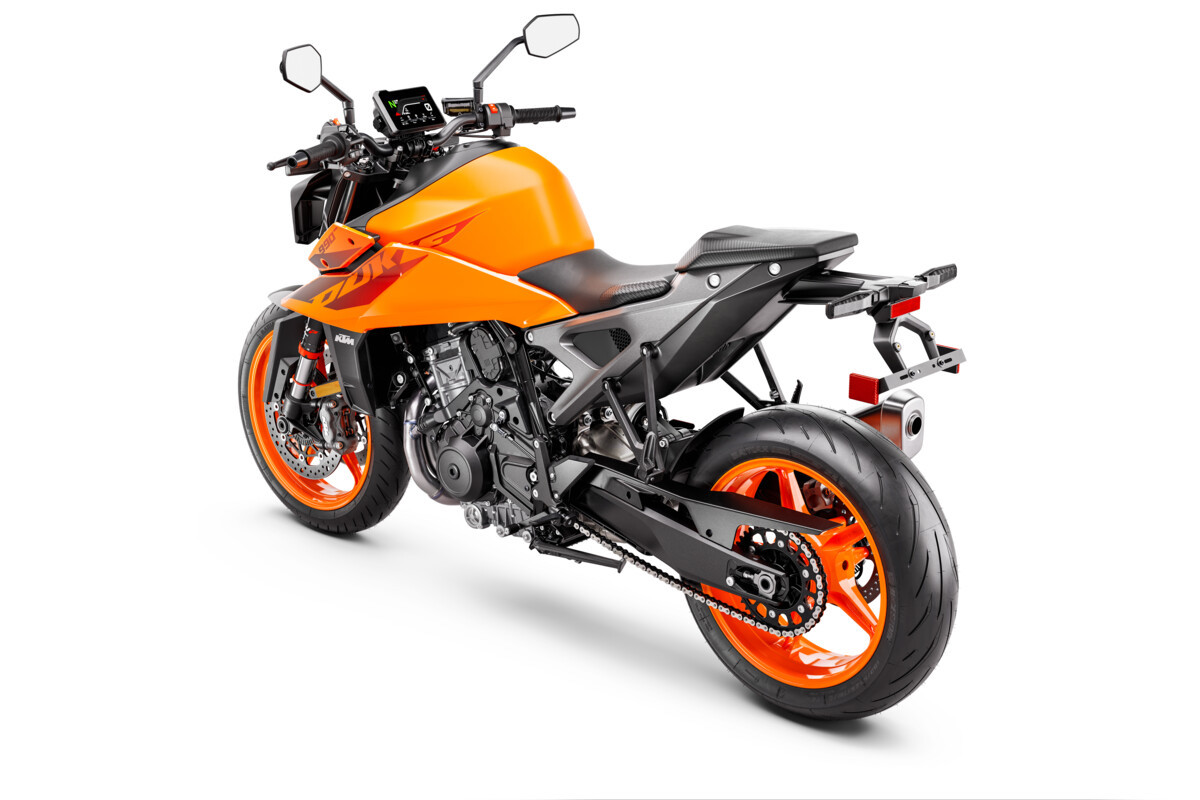 2024 KTM 990 DUKE - First Look 10
