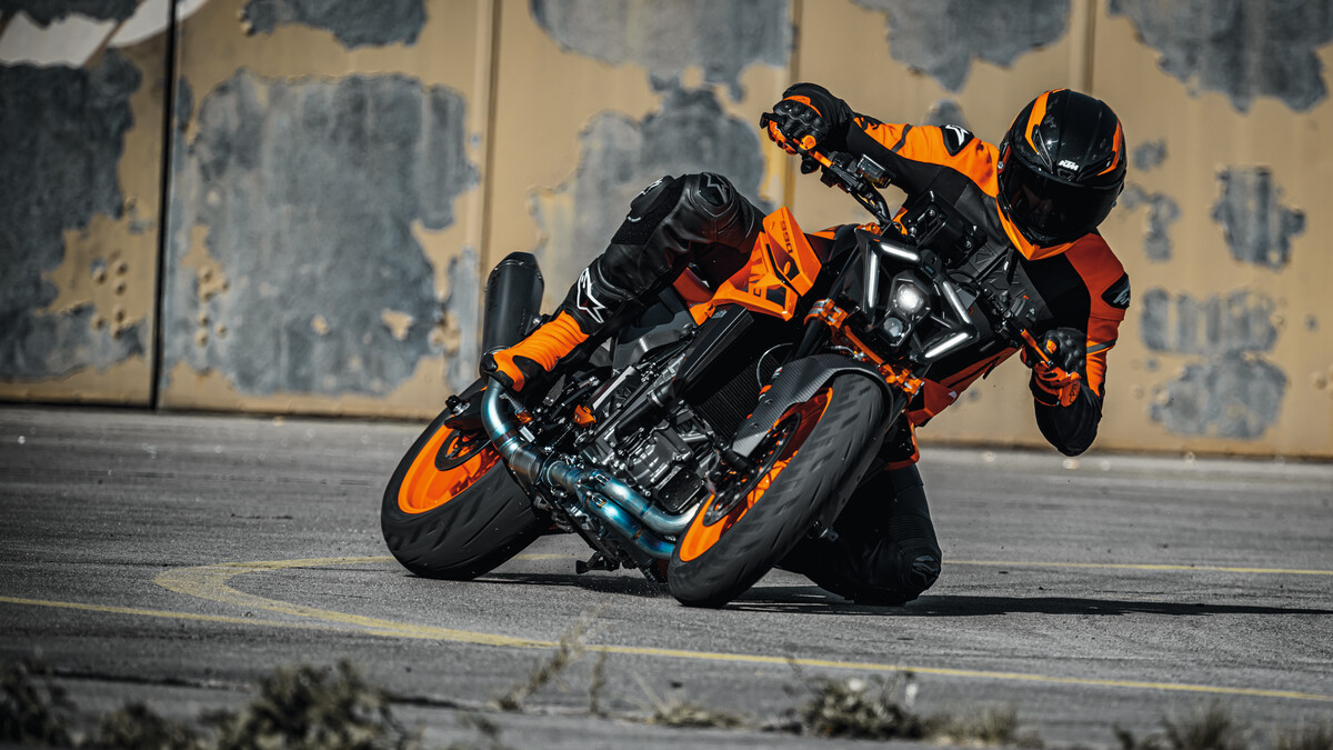 2024 KTM 990 DUKE - First Look 4 2024 KTM 990 DUKE