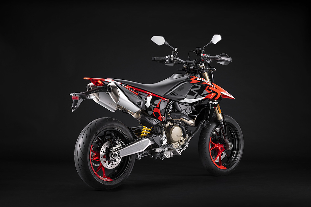 Ducati Hypermotard 698 Mono - First Look 10