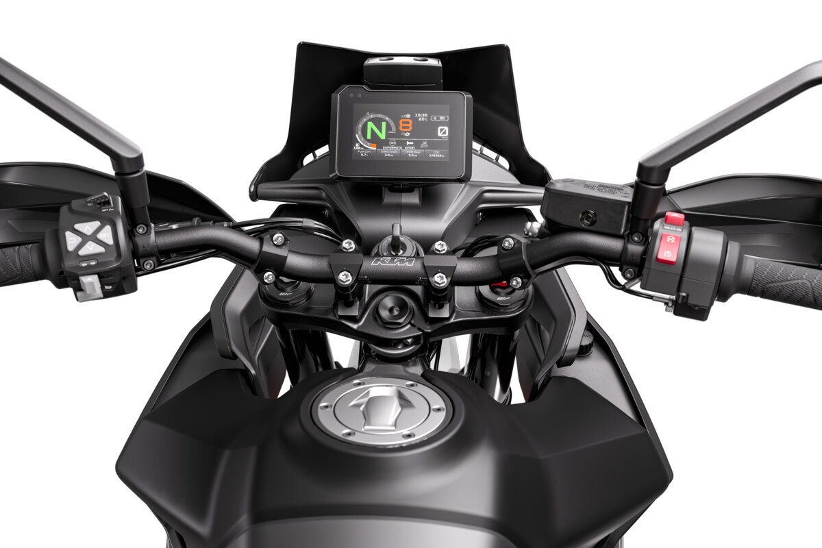 KTM 890 SMT - First Look 4 KTM 890 SMT