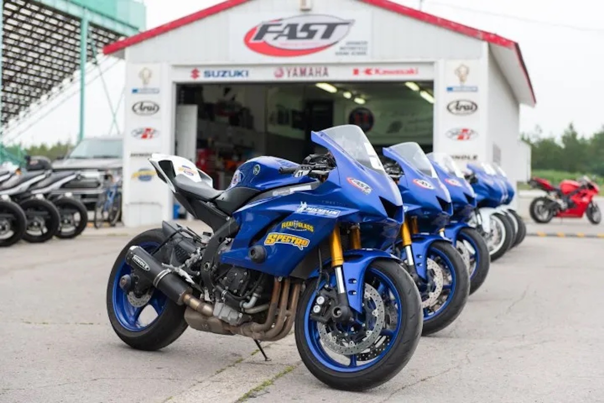 Official Tire of FAST Riding School: Bridgestone 3 Official Tire of FAST