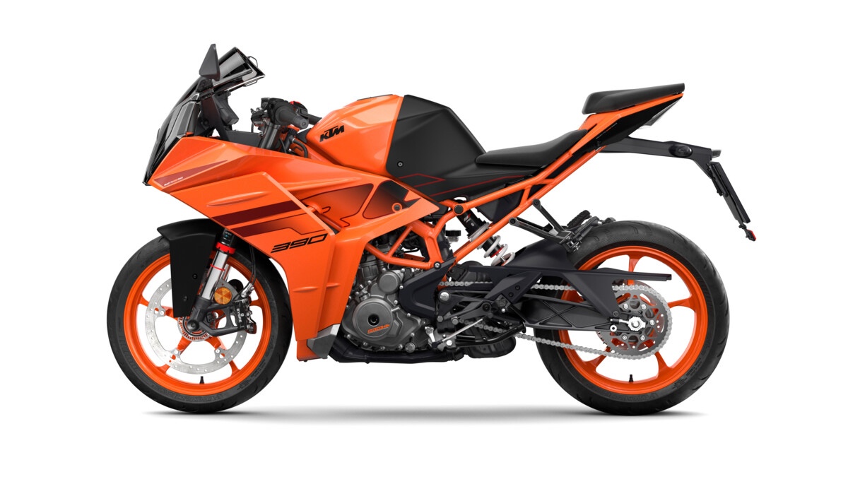 The RC 390 gets updates for 2024 5