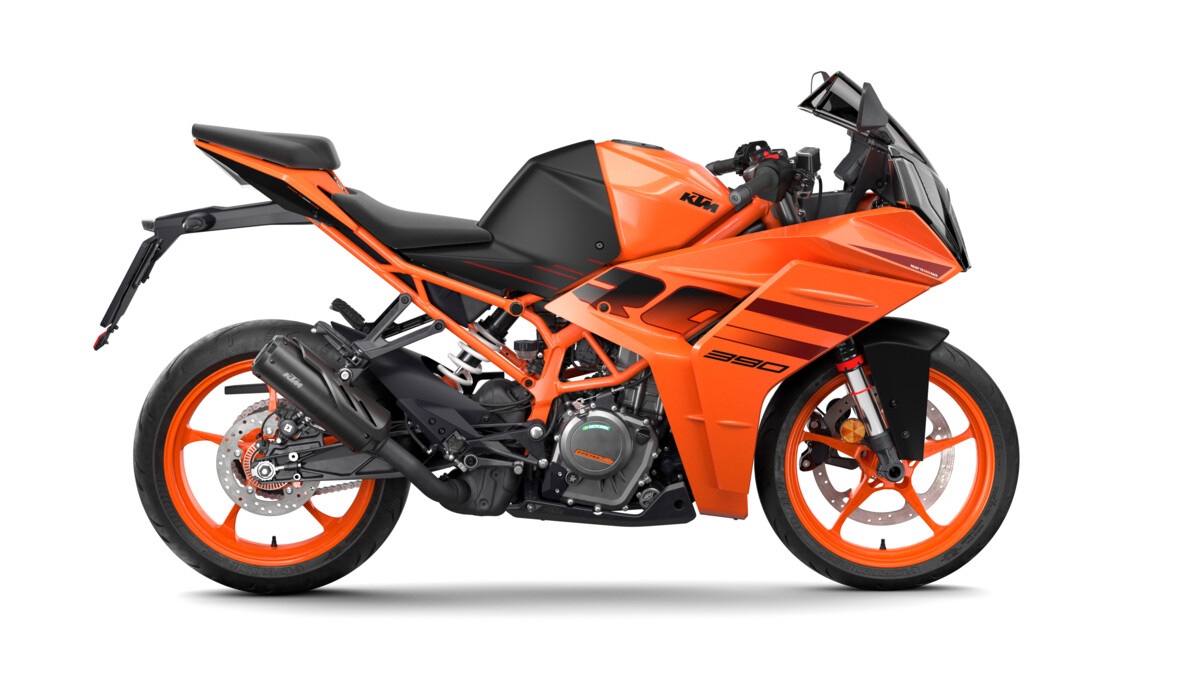 The RC 390 gets updates for 2024 4