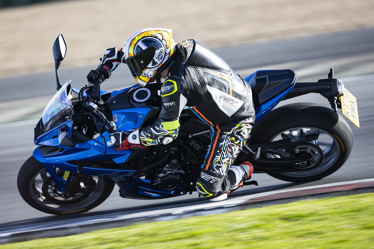 Suzuki GSX-8R - First Ride Review 13 Suzuki GSX-8R - First Ride Review