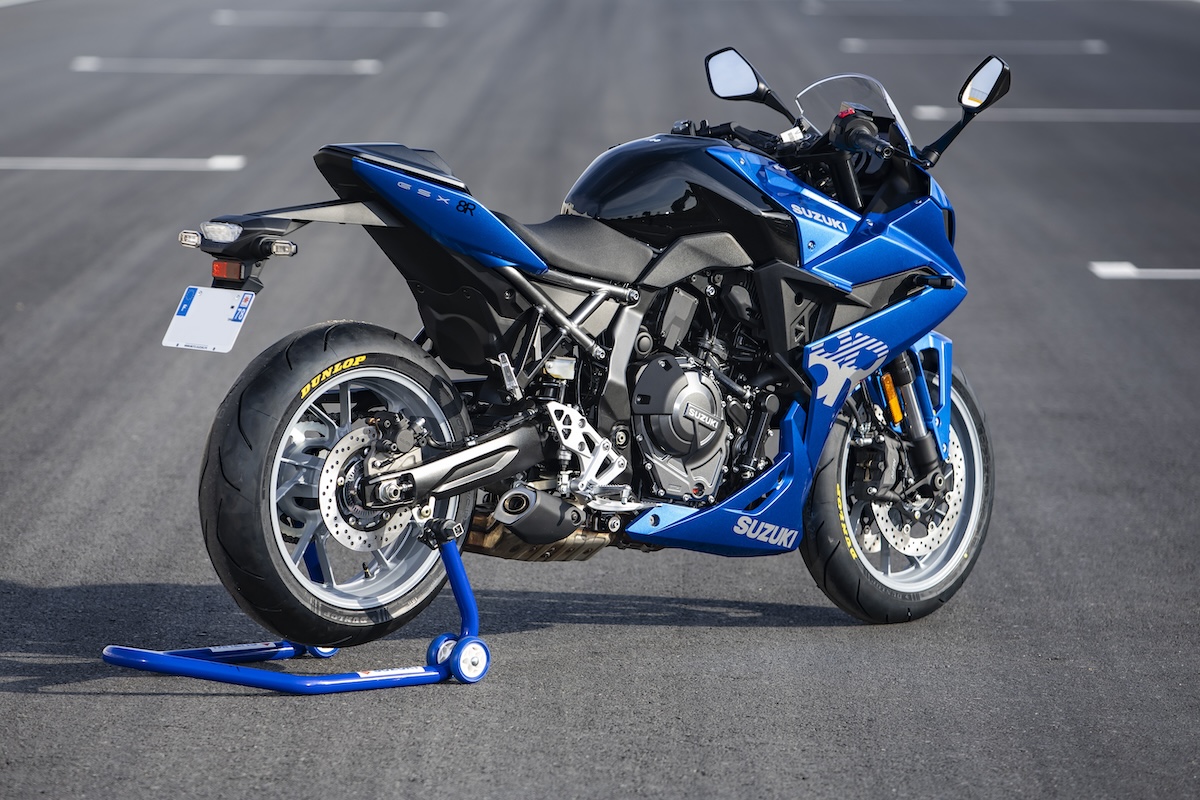 Suzuki GSX-8R - First Ride Review 8