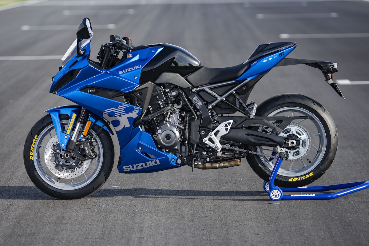 Suzuki GSX-8R - First Ride Review 10