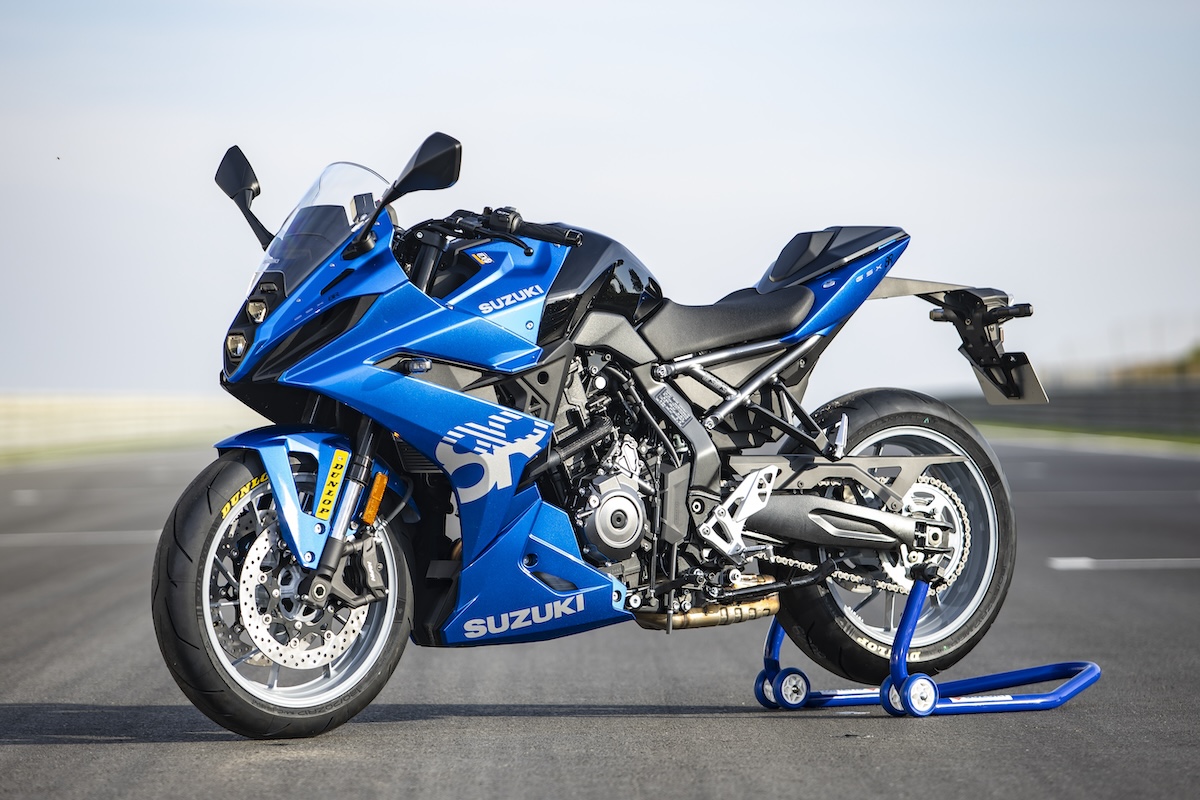 Suzuki GSX-8R - First Ride Review 11