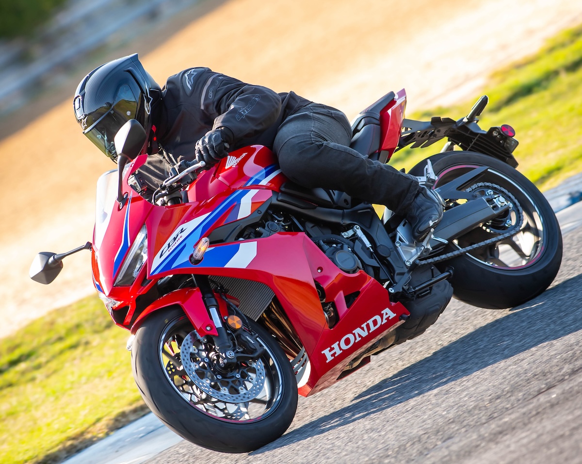 Honda E-Clutch CBR650R & CB650R - First Ride Review 9