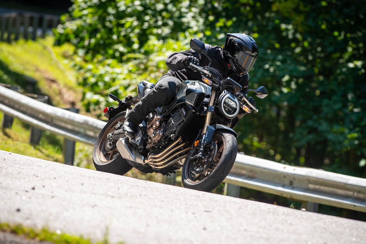 Honda E-Clutch CBR650R & CB650R - First Ride Review 8