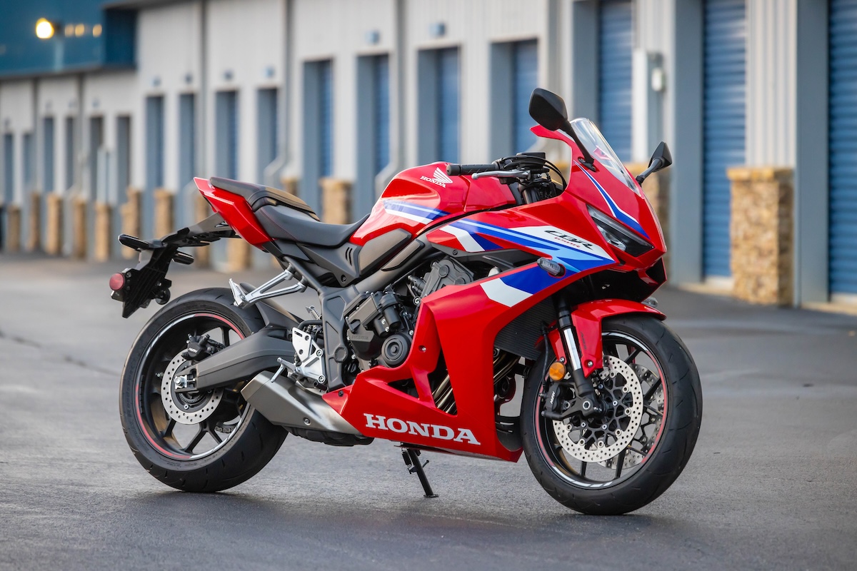 Honda E-Clutch CBR650R & CB650R - First Ride Review 5 Honda E-Clutch CBR650R & CB650R