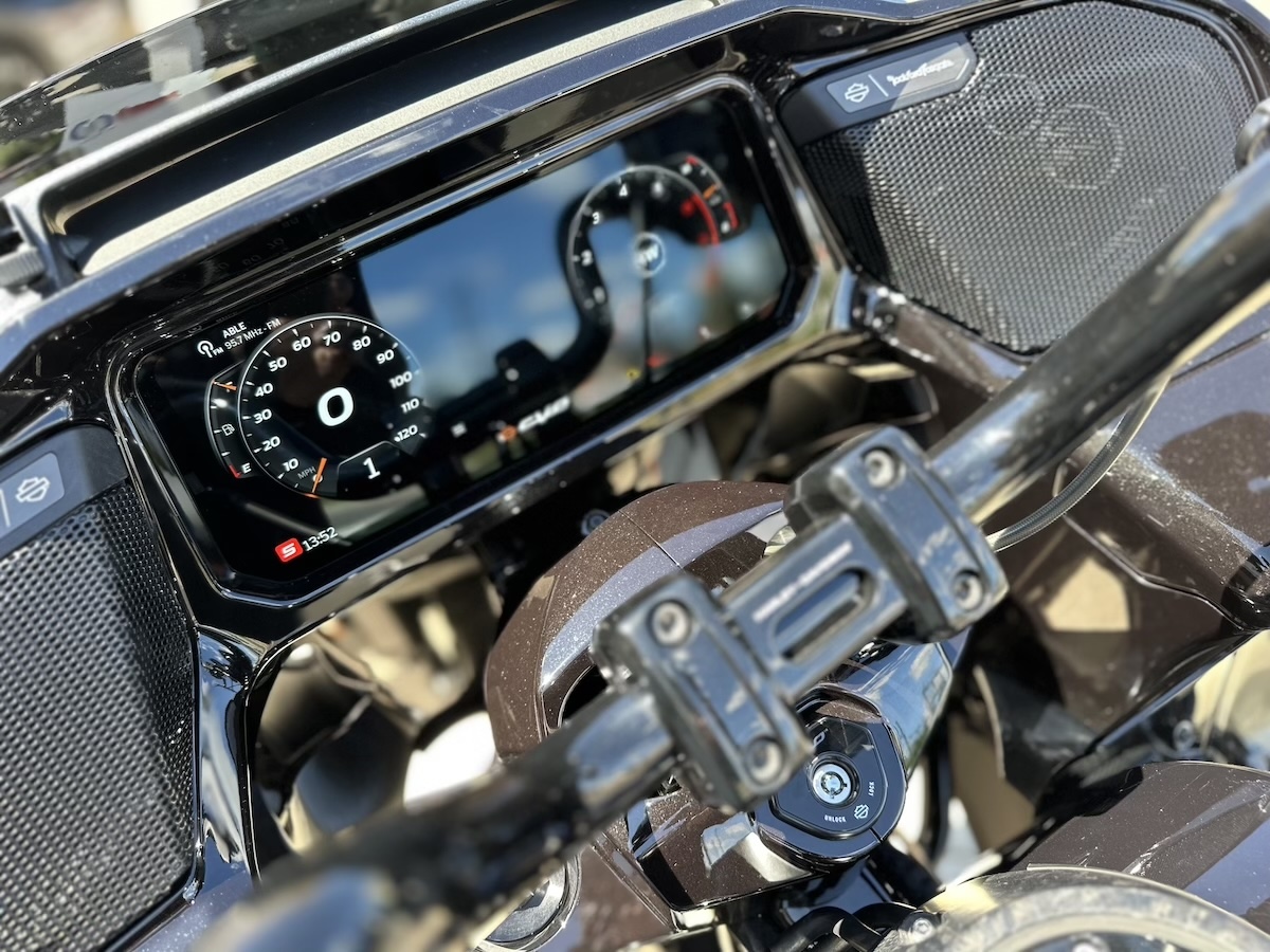 2024 Harley-Davidson CVO ST: First Ride Review 5 2024 Harley-Davidson CVO Road Glide ST