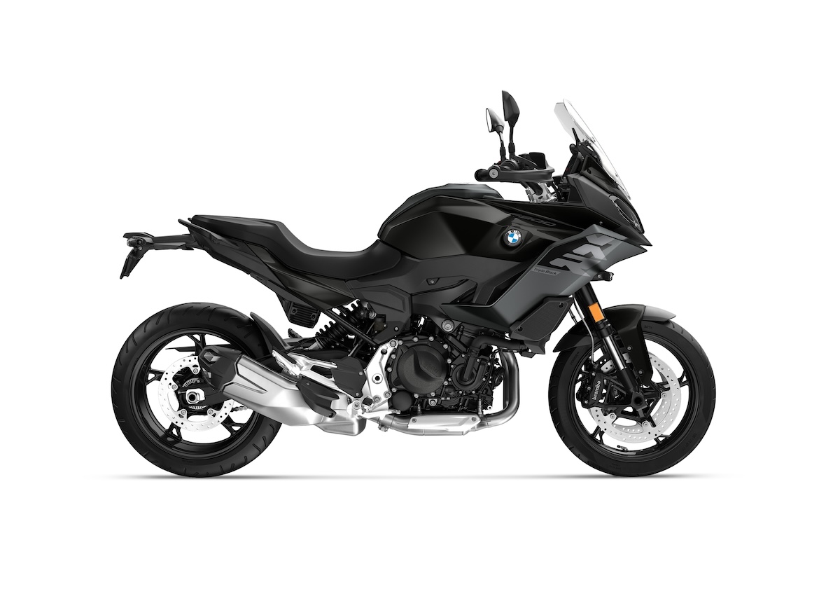2025 BMW F 900 R and F 900 XR: First Look 7