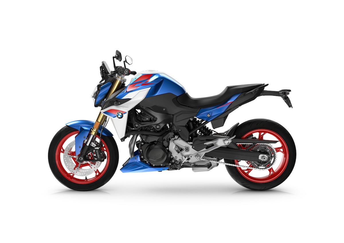 2025 BMW F 900 R and F 900 XR: First Look 6 2025 BMW F 900