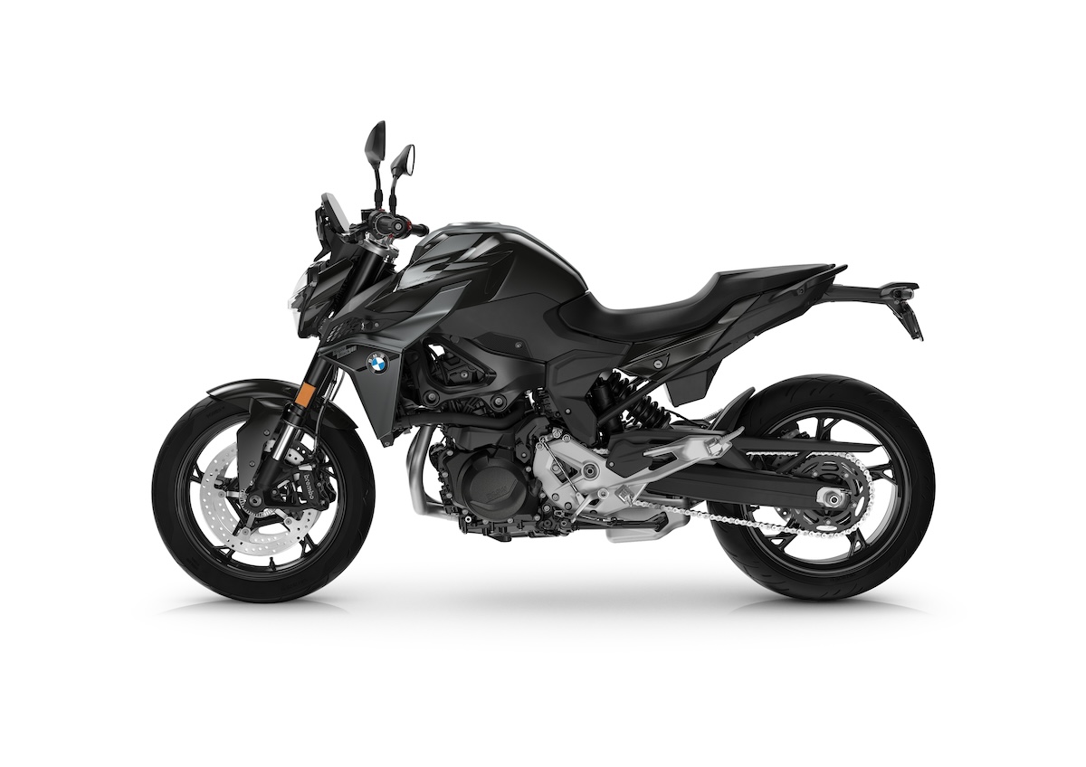 2025 BMW F 900 R and F 900 XR: First Look 9