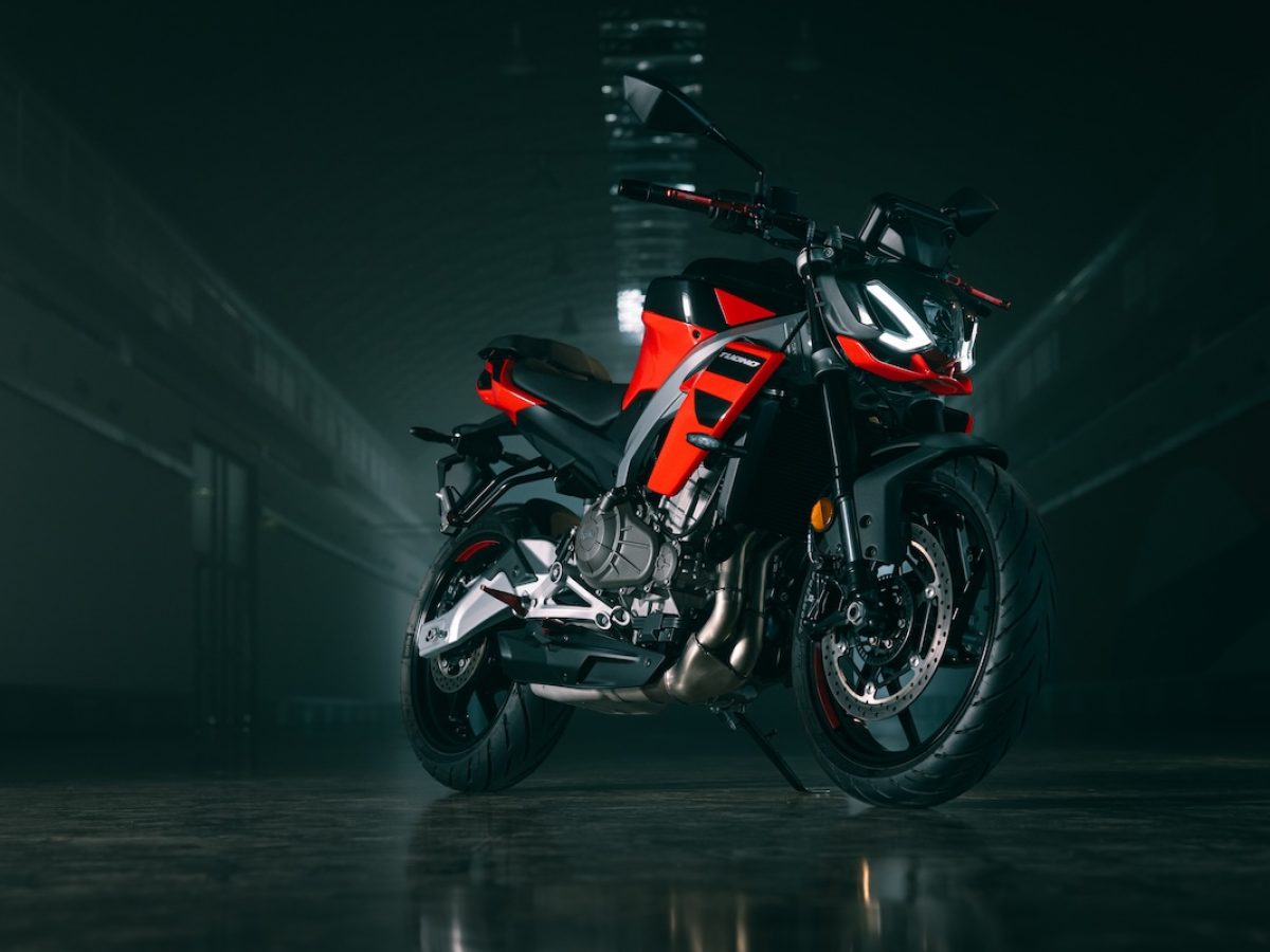 Aprilia-Tuono-457-