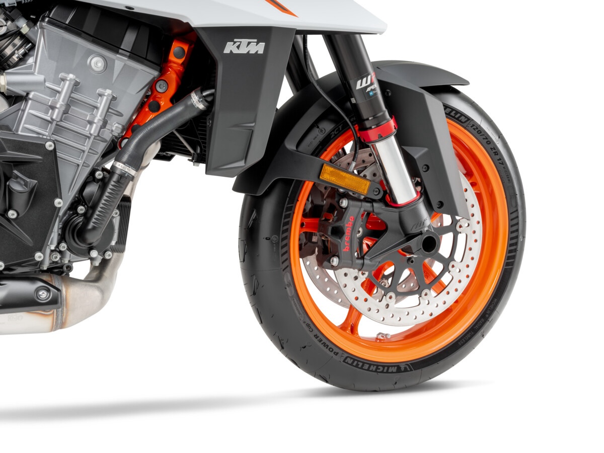 KTM 990 DUKE R: First Look 6