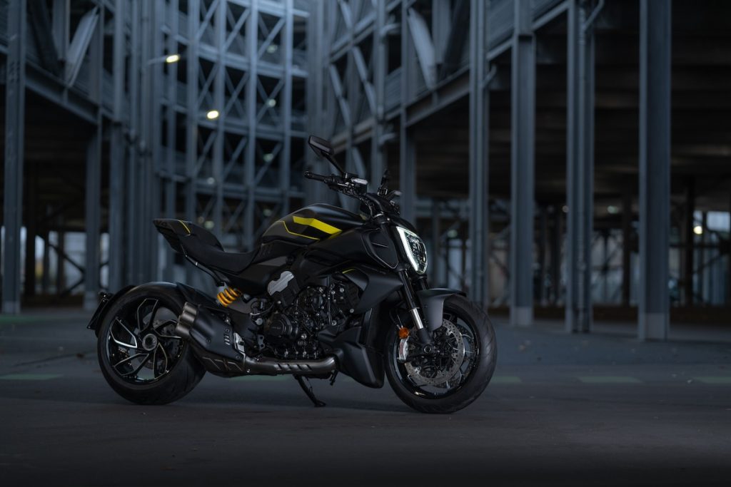 Ducati 2025 Diavel V4