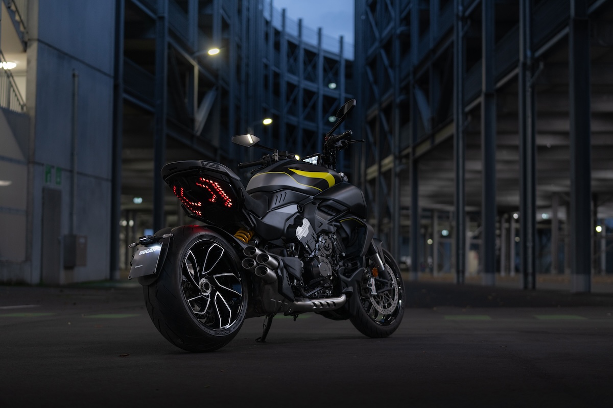 Ducati 2025 Diavel V4
