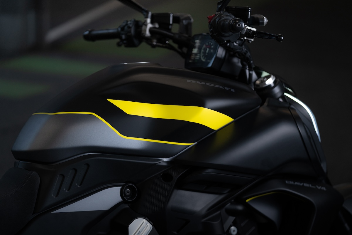 Ducati 2025 Diavel V4
