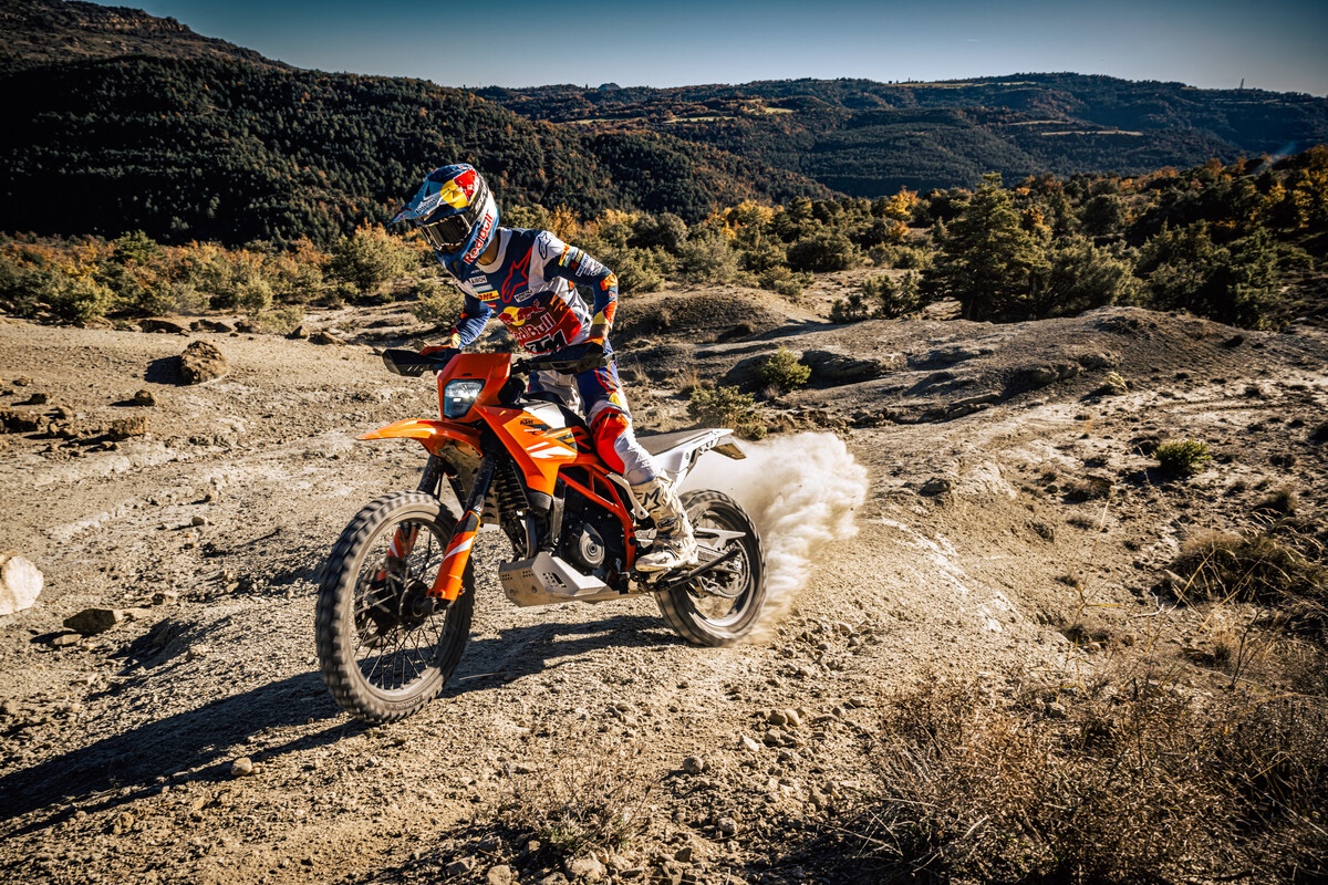 2025 KTM 390 ENDURO R: First Look 3 2025 KTM 390 ENDURO R