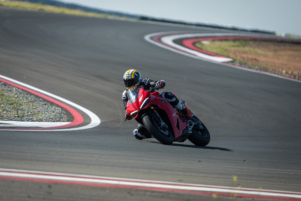 Panigale V2 - First Ride Review 5 Panigale V2