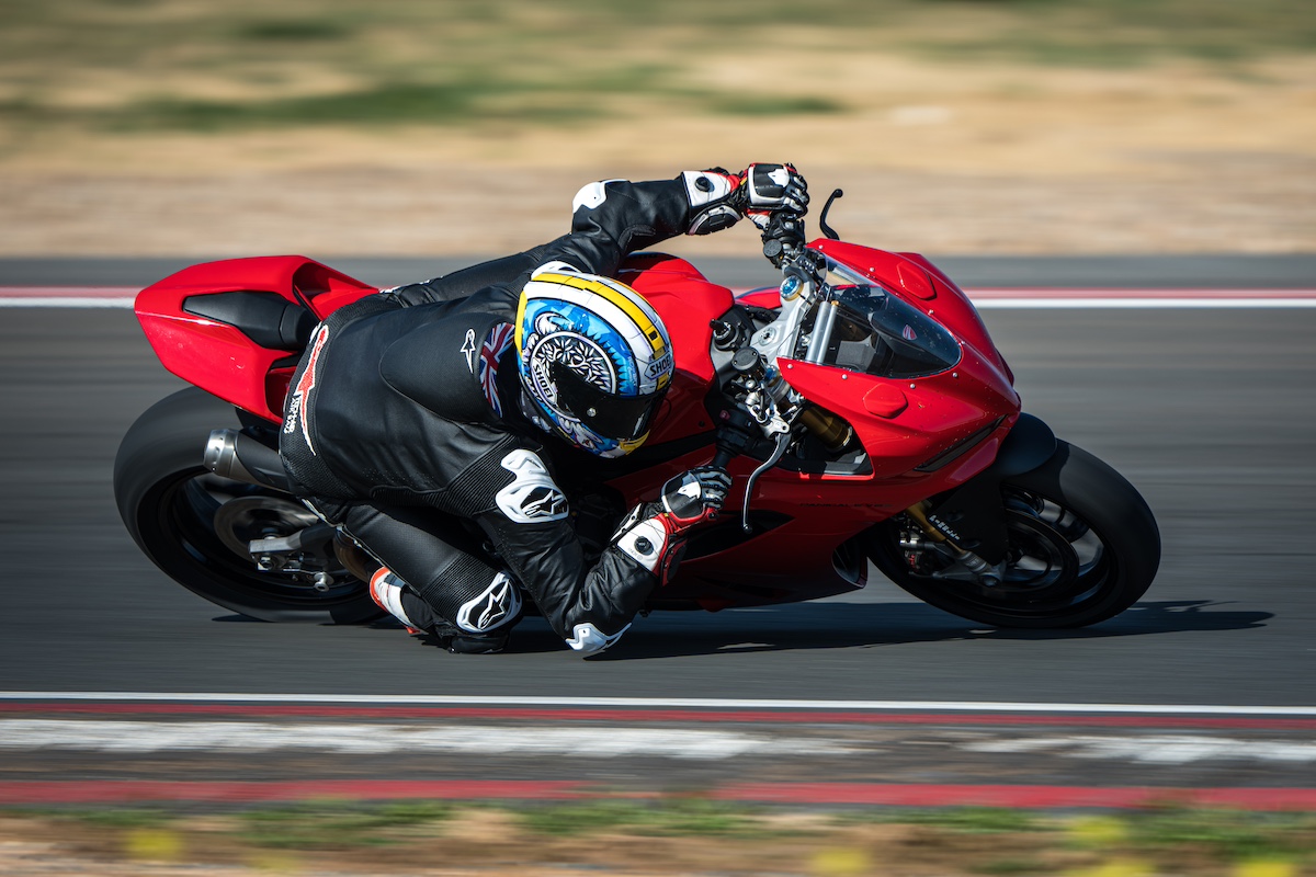 Panigale V2 - First Ride Review 10 Panigale V2
