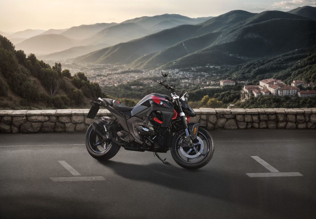 2026 BMW R 1300 R