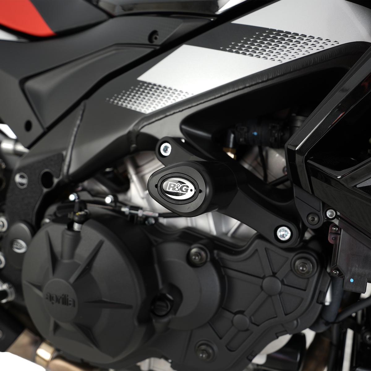 Aprilia Tuono R&G Crash Protection Suite 4 Aprilia Tuono R&G Crash Protection sportbikesincmag.com 4