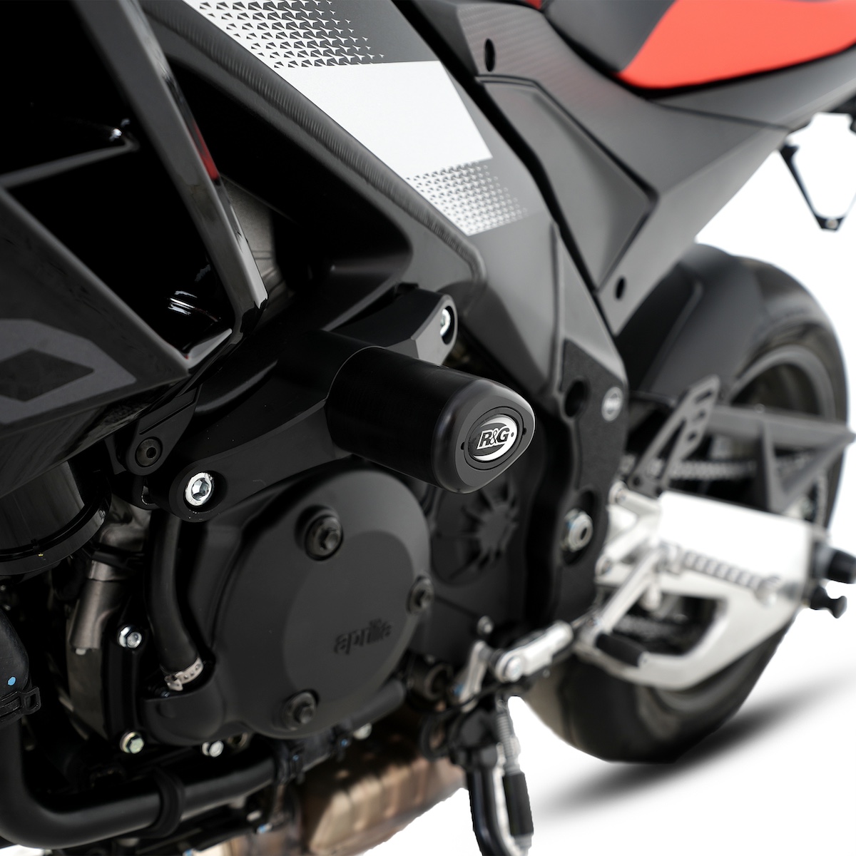 Aprilia Tuono R&G Crash Protection Suite 6 Aprilia Tuono R&G Crash Protection sportbikesincmag.com 4