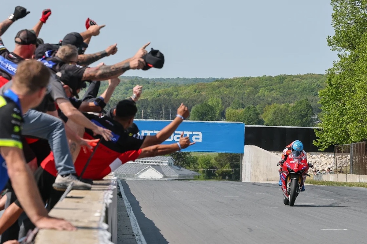 Largest Motorcycle Racing Audience at Road America 3 Largest Motorcycle Racing Audience at Road America sportbikesincmag.com