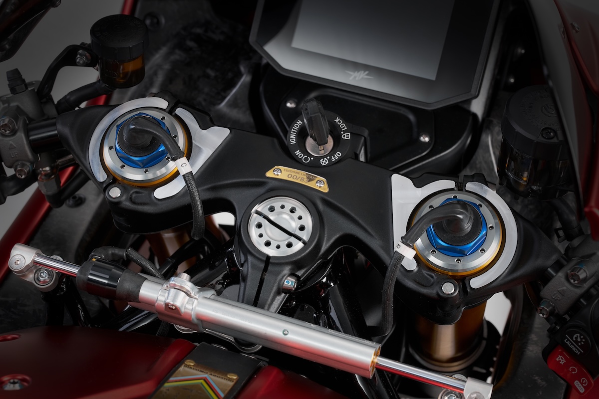 Superveloce 1000 Ago - First Look 5