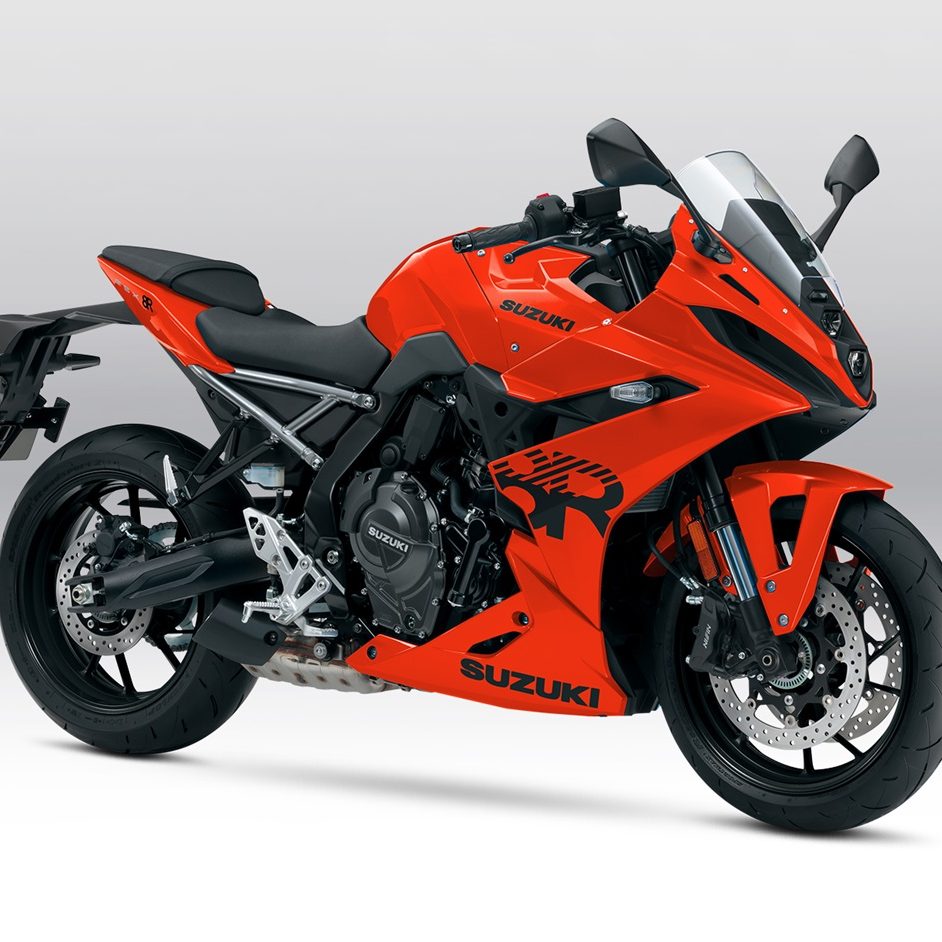 ユーキ Suzuki Takes on 2024 With the Stunning GSX-8R and Game