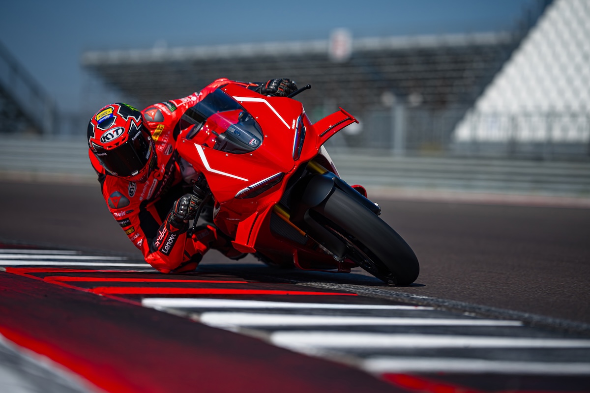 2026 Ducati Panigale V4 R sportbikesincmag.com 9