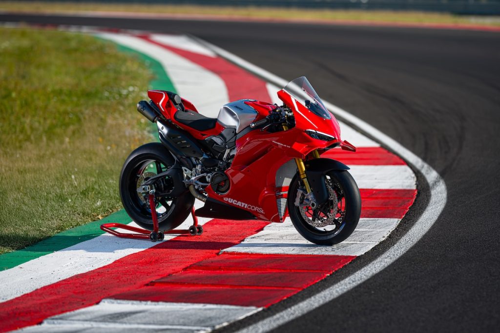 2026 Ducati Panigale V4 R sportbikesincmag.com 9