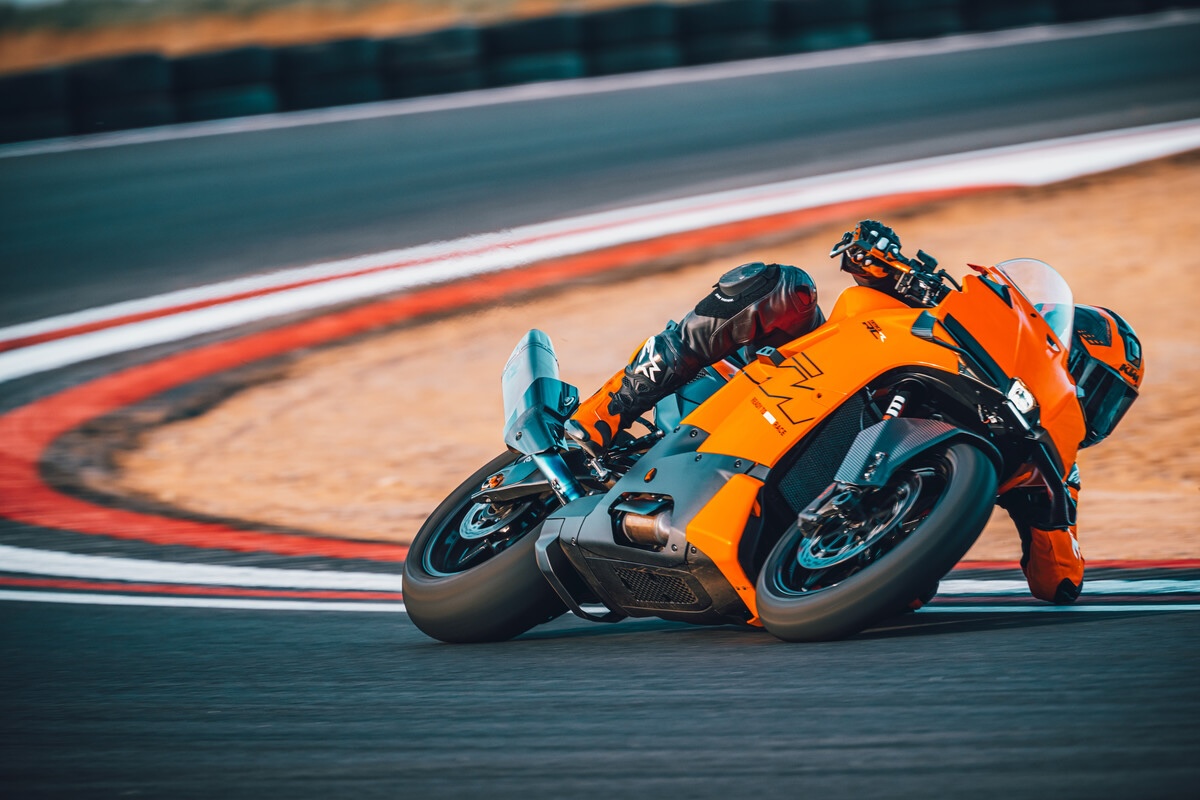 2026 KTM 990 RC R: First Look 10 2026 KTM 990 RC R