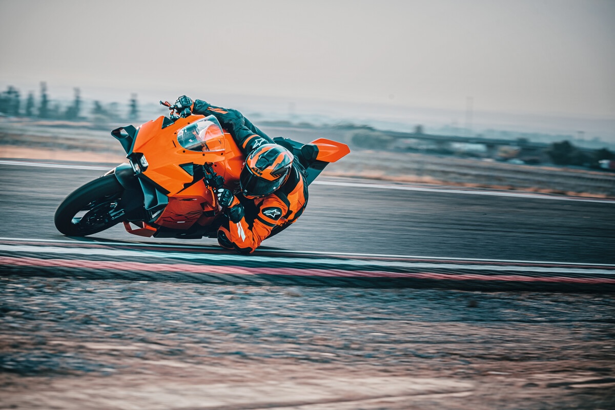 2026 KTM 990 RC R: First Look 3 2026 KTM 990 RC R