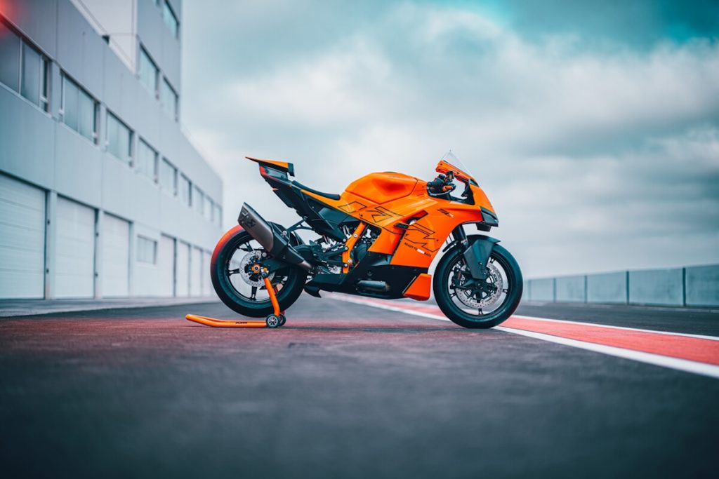 2026 KTM 990 RC R