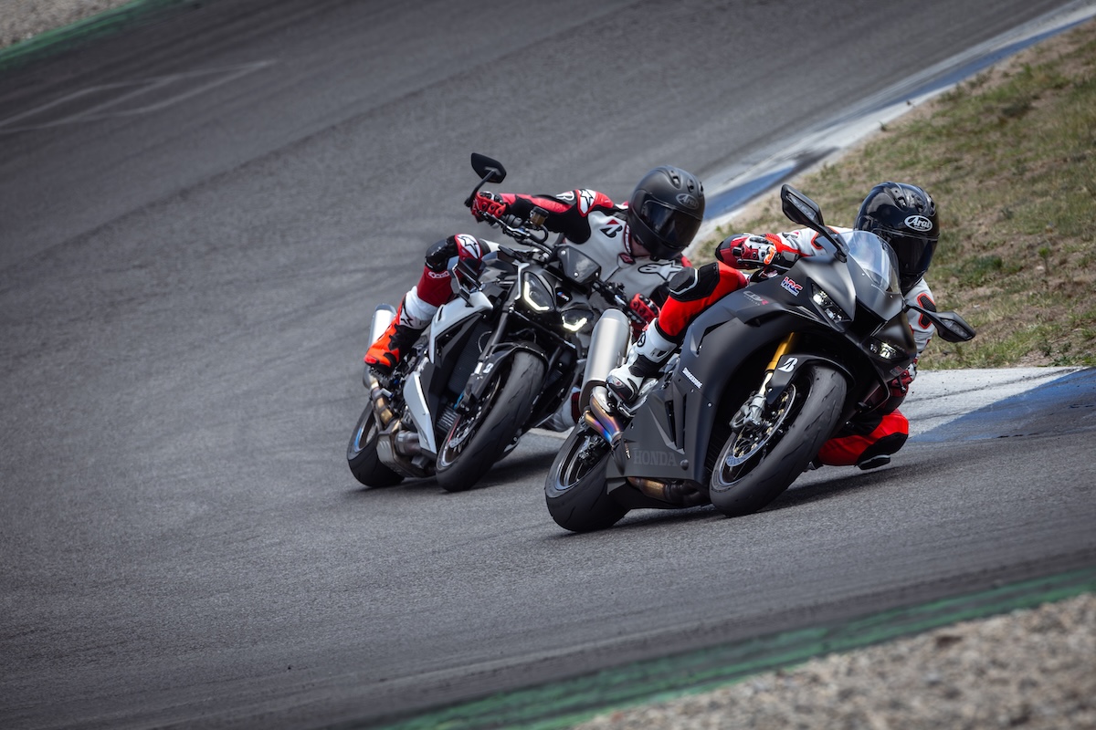 BATTLAX RACING STREET RS12